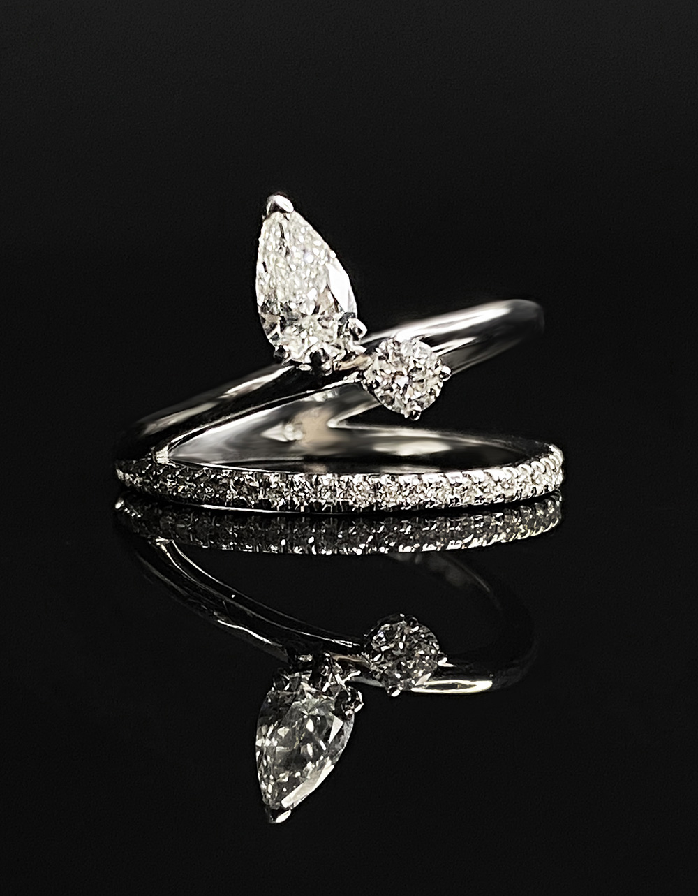 Pierścionek złoty, naturalne diamenty