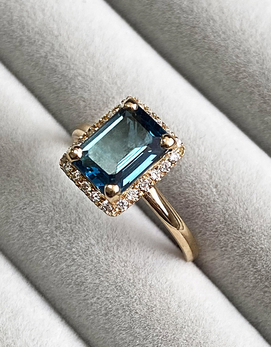 Pierścionek złoty, topaz, naturalne diamenty