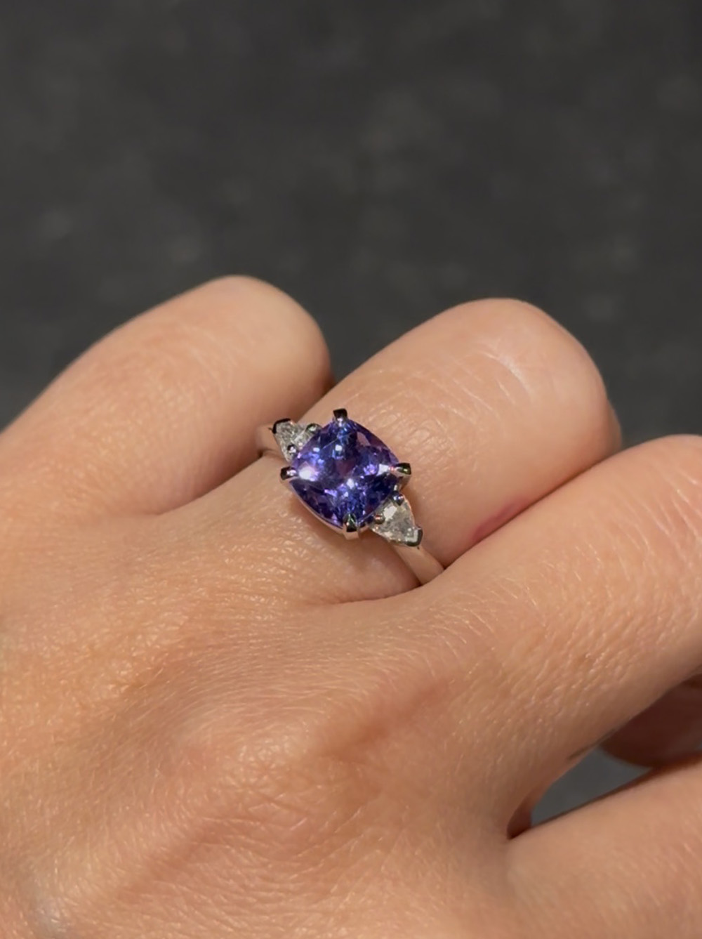 Pierścionek złoty, tanzanit, diamenty